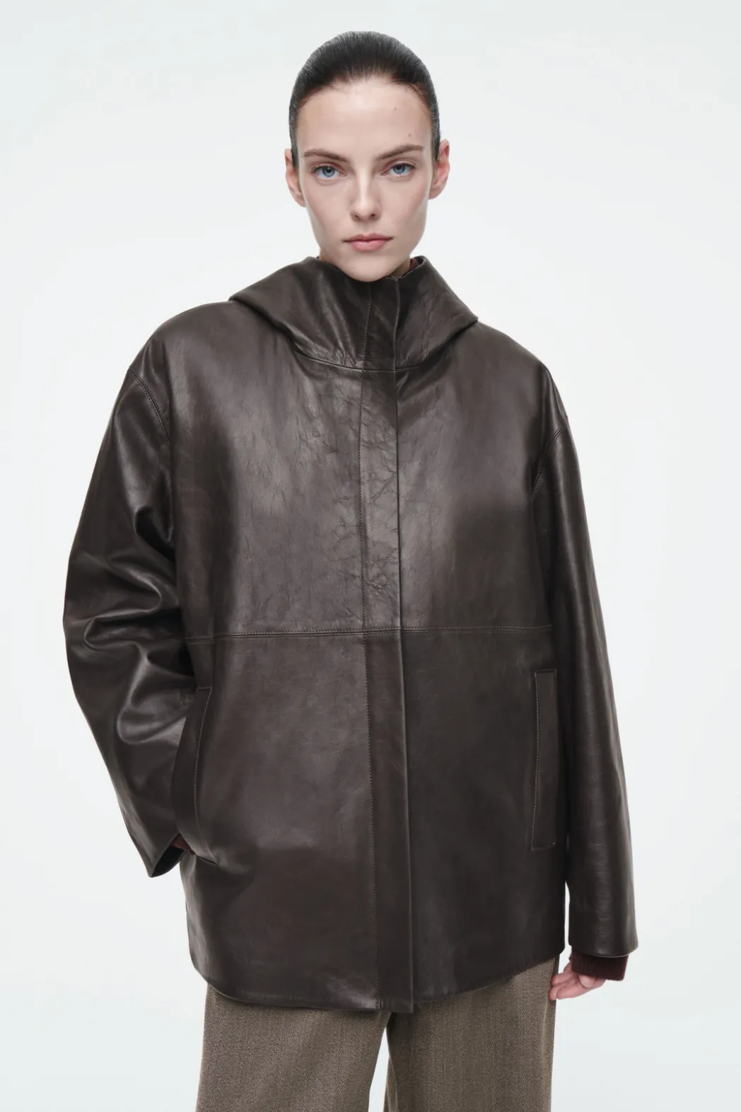 Online COS SHEARLING-LINED NAPPA HOODED JACKET DARK BROWN