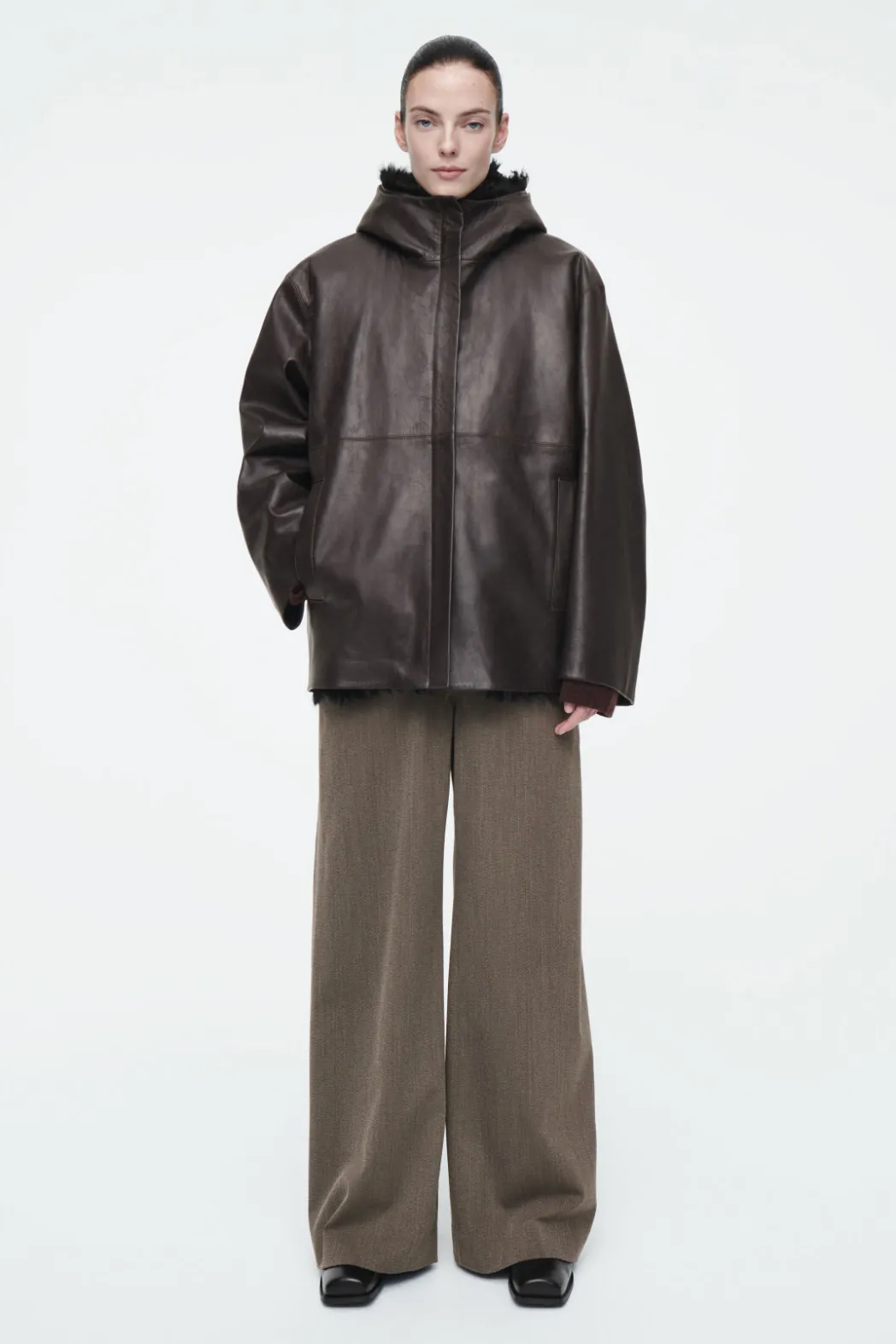 Online COS SHEARLING-LINED NAPPA HOODED JACKET DARK BROWN