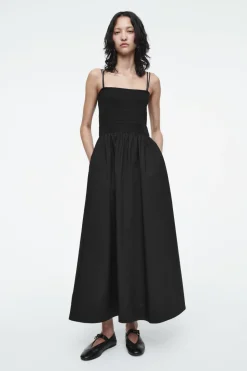 Sale COS SHIRRED MIDI DRESS BLACK