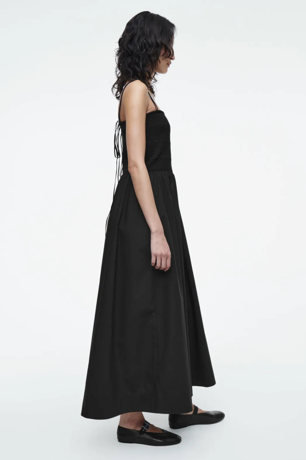 Sale COS SHIRRED MIDI DRESS BLACK