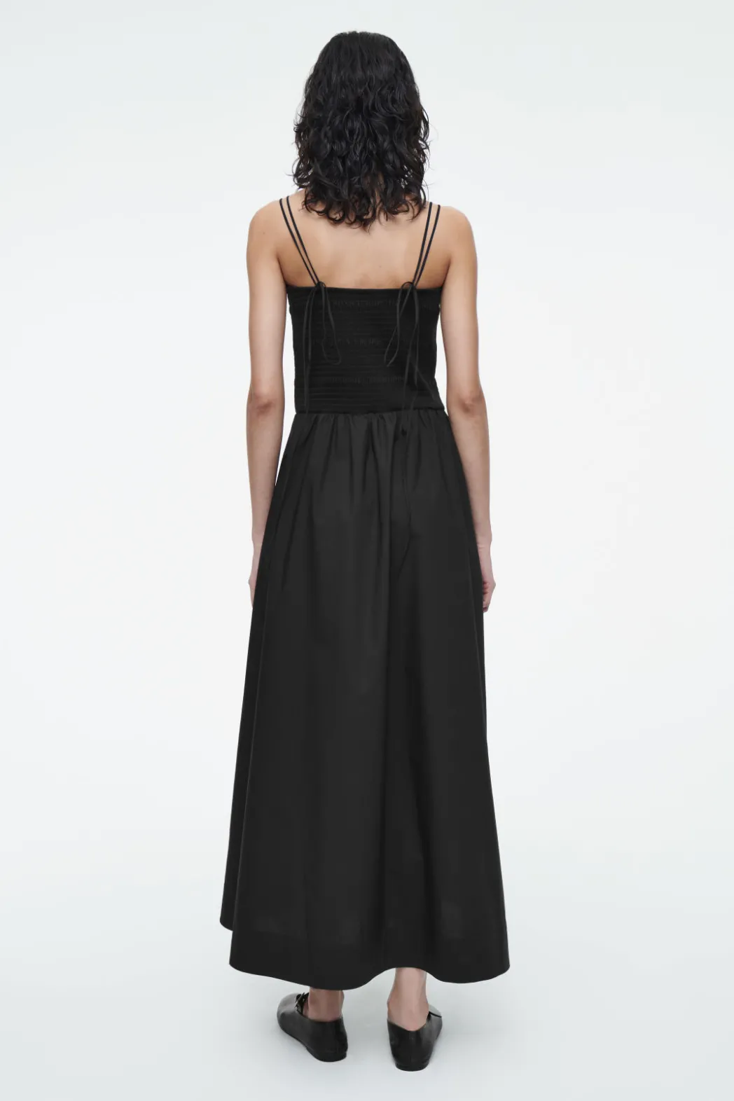 Sale COS SHIRRED MIDI DRESS BLACK