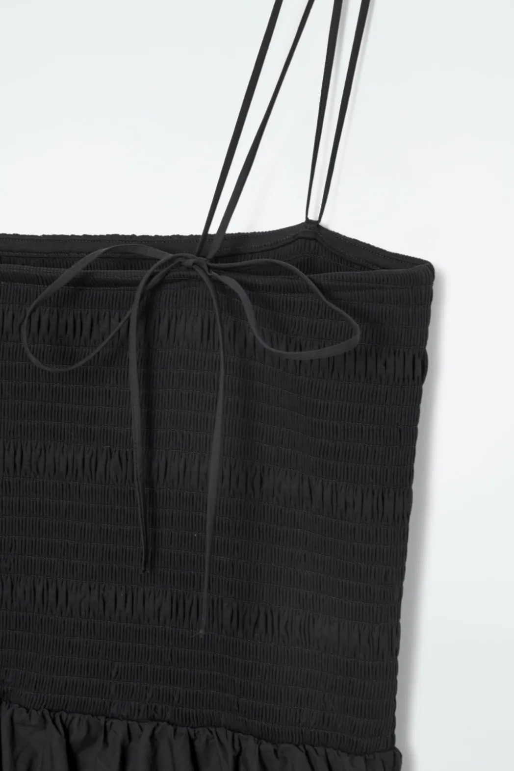 Sale COS SHIRRED MIDI DRESS BLACK