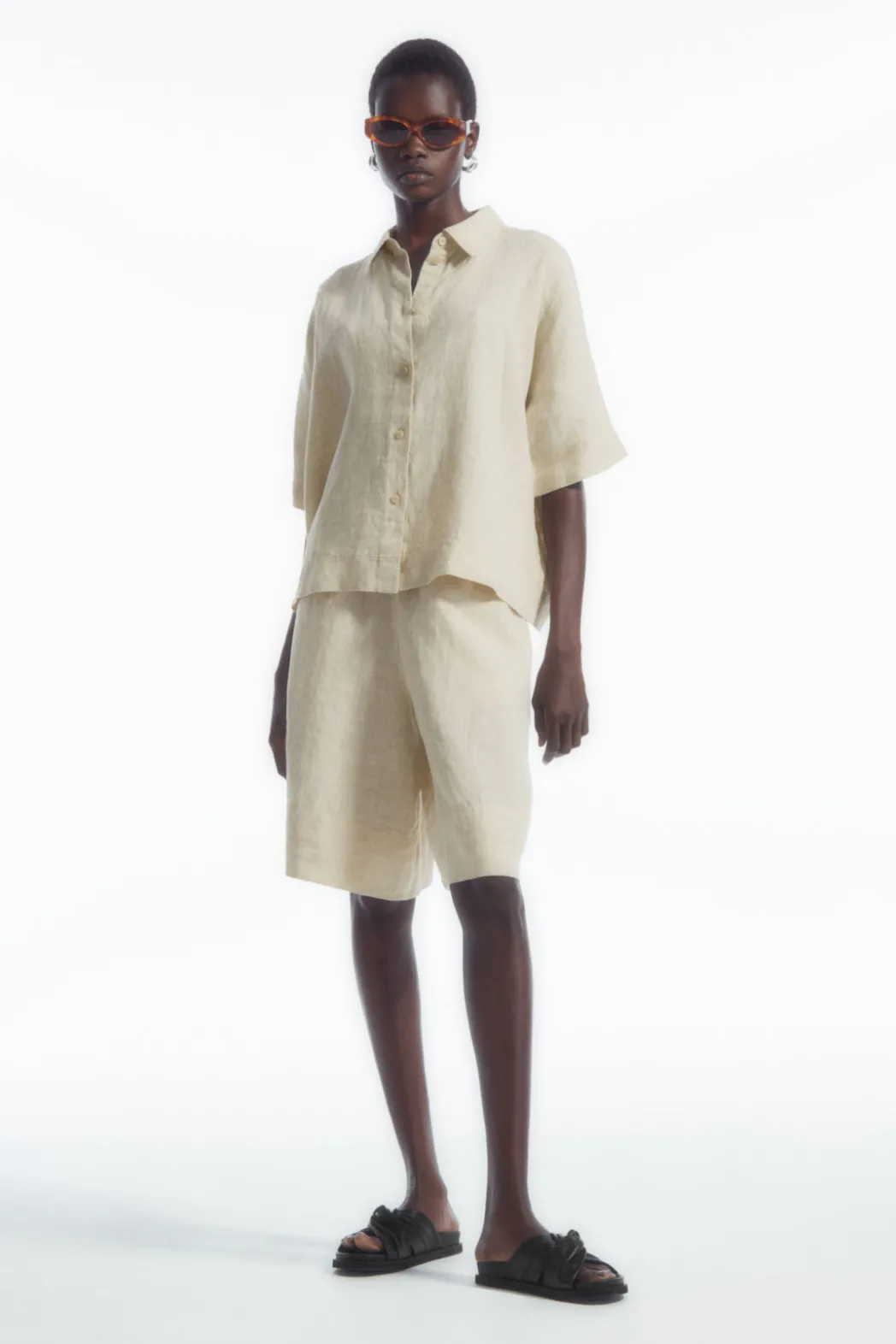 Sale COS SHORT-SLEEVED LINEN SHIRT STONE