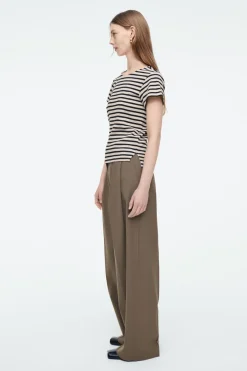 Hot COS SHRUNKEN SLIM RIBBED T-SHIRT CREAM / STRIPED