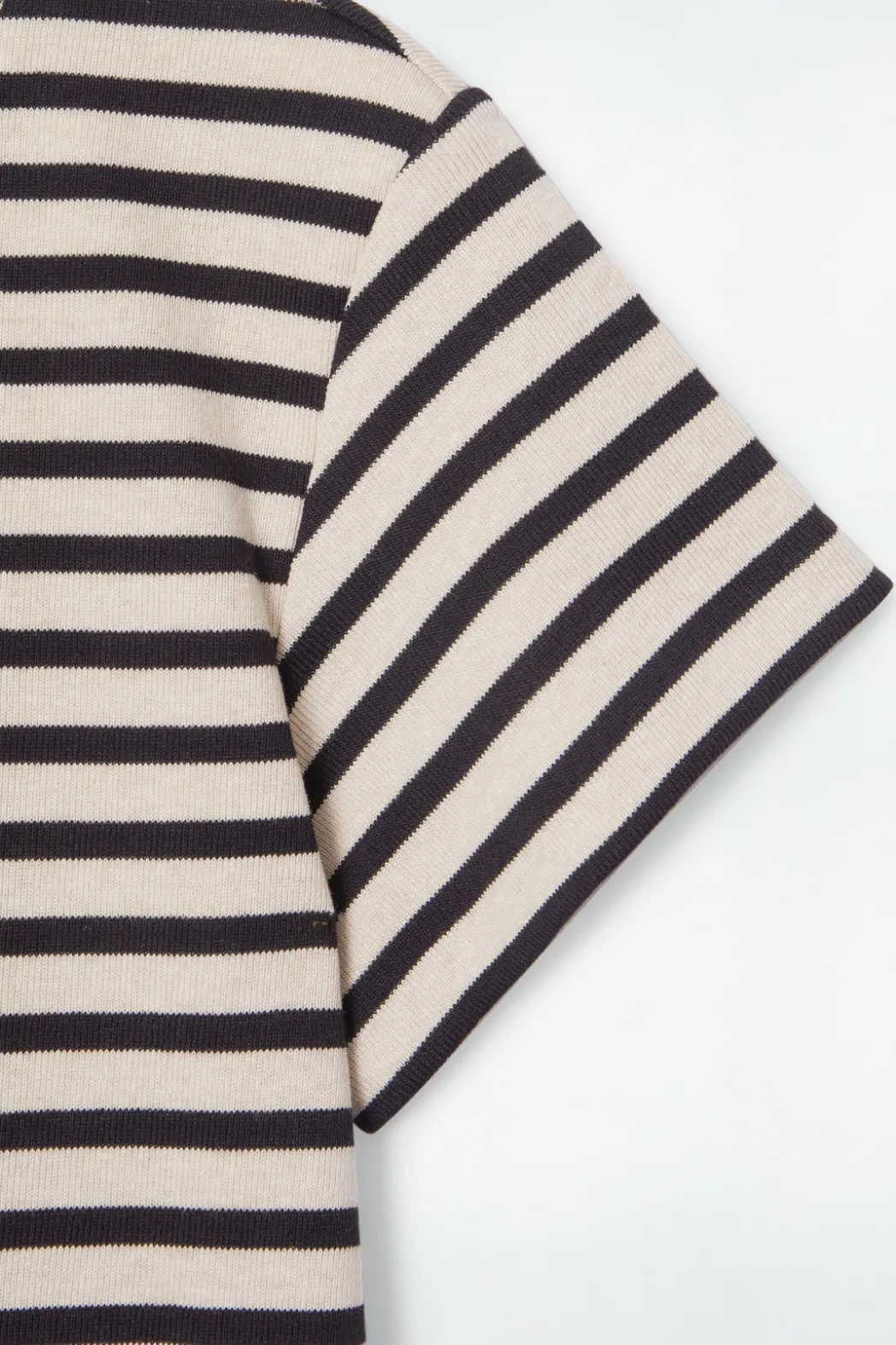 Hot COS SHRUNKEN SLIM RIBBED T-SHIRT CREAM / STRIPED
