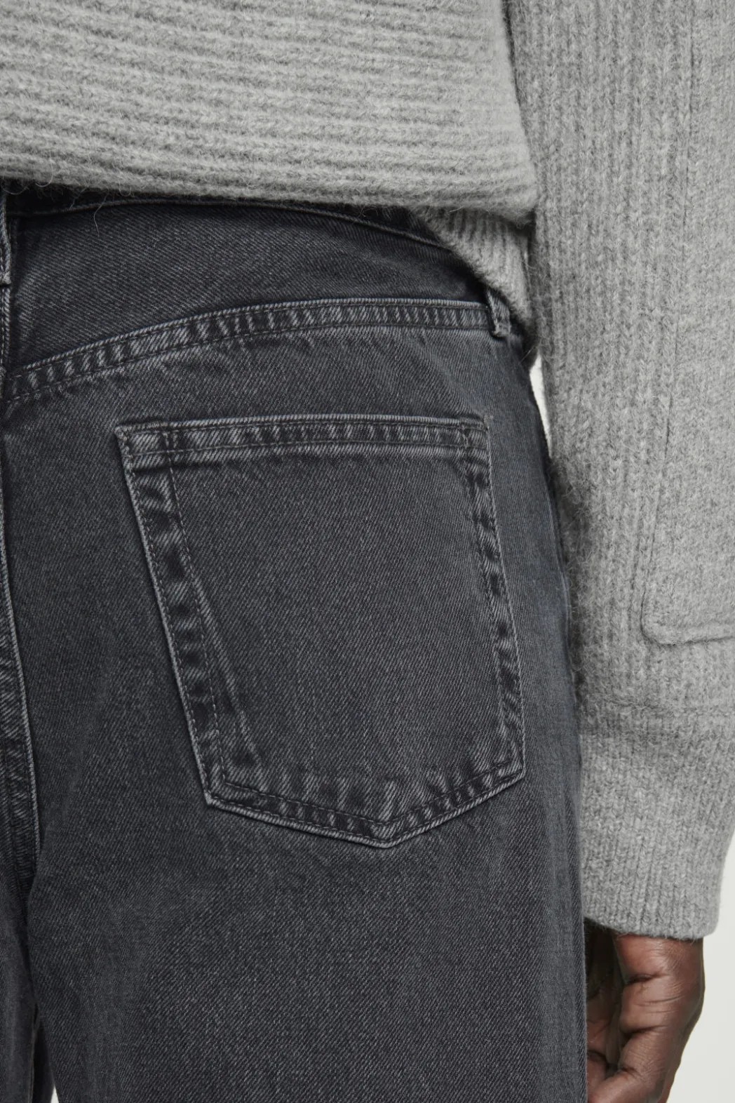 Online COS SIGNATURE STRAIGHT-LEG JEANS WASHED BLACK