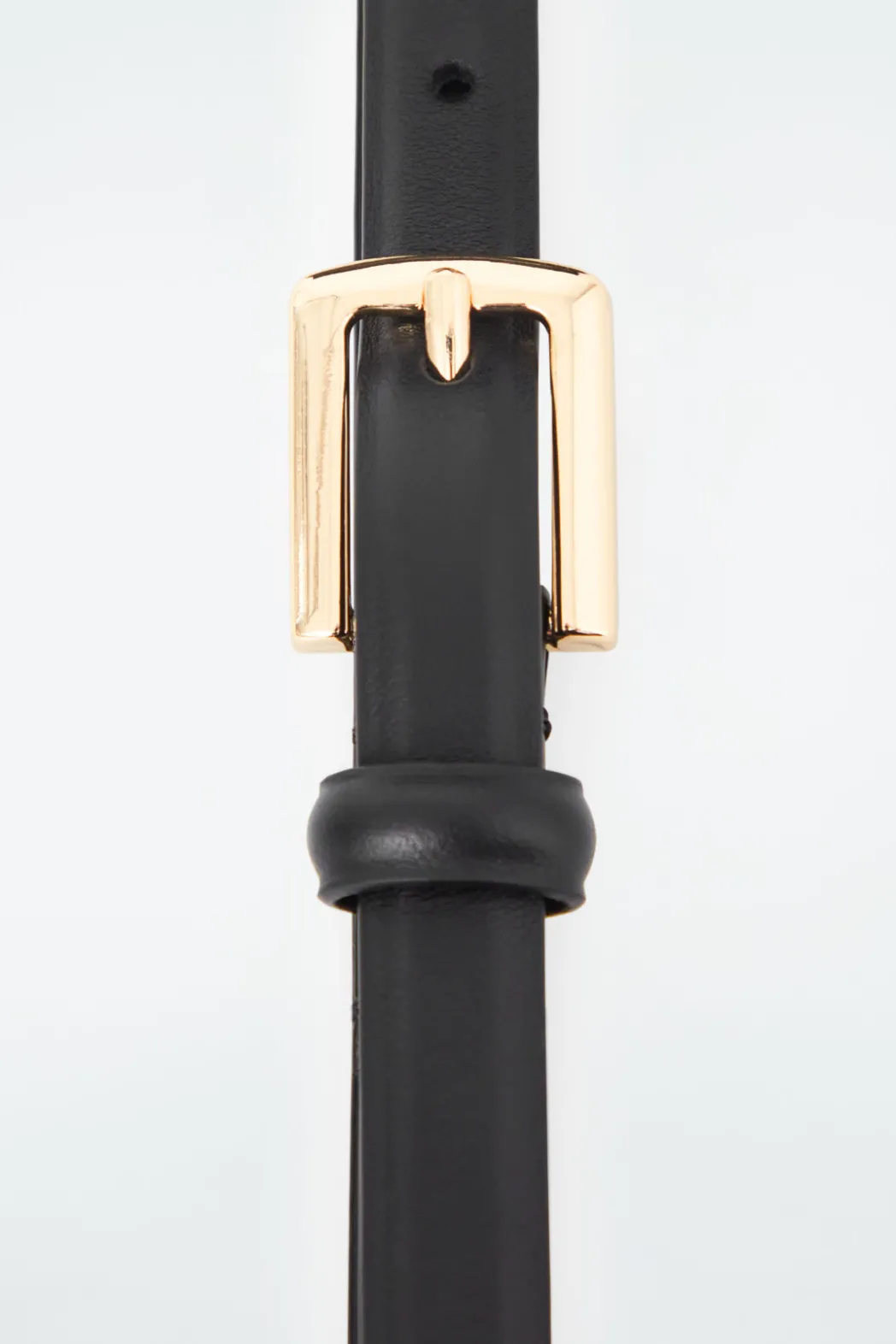 Online COS SKINNY LEATHER BELT BLACK