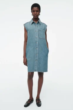 Online COS SLEEVELESS DENIM MINI SHIRT DRESS BLUE