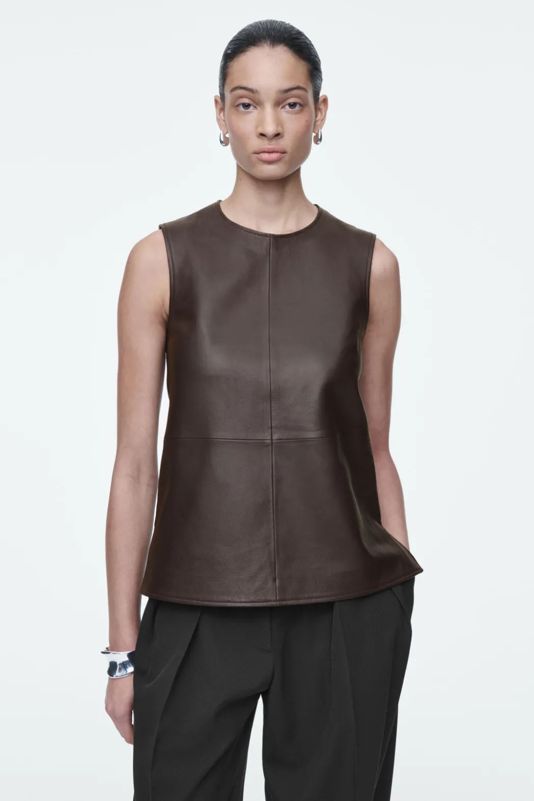 Sale COS SLEEVELESS LEATHER TOP DARK BROWN