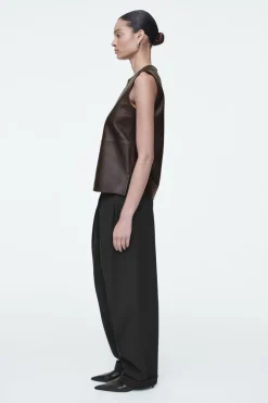 Sale COS SLEEVELESS LEATHER TOP DARK BROWN