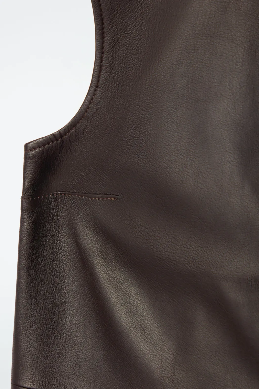 Sale COS SLEEVELESS LEATHER TOP DARK BROWN