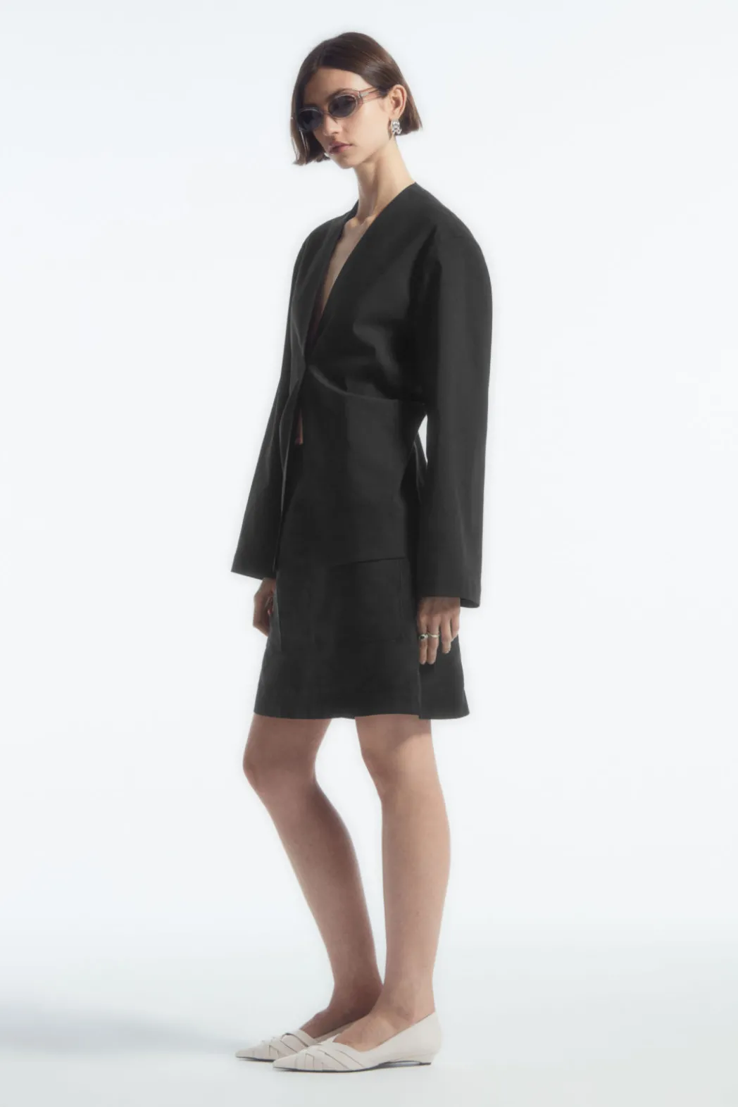 Clearance COS SLIM COLLARLESS SINGLE-BREASTED BLAZER BLACK