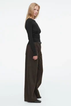 COS SLIM LONG-SLEEVE TOP BLACK