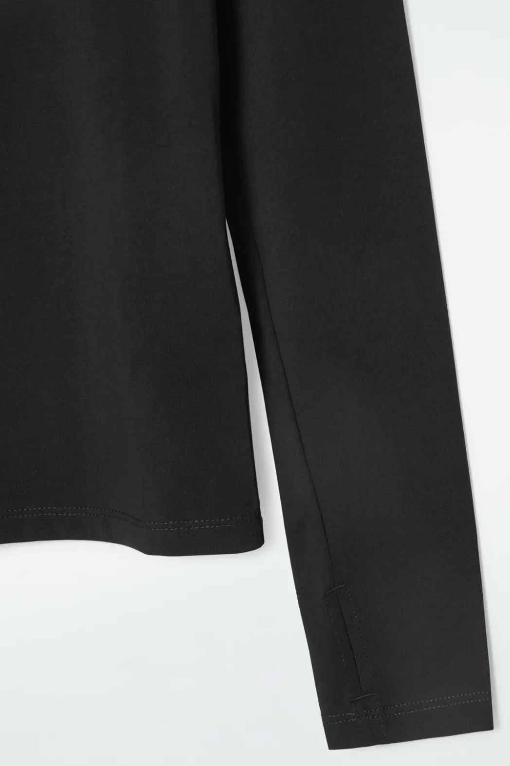 COS SLIM LONG-SLEEVE TOP BLACK
