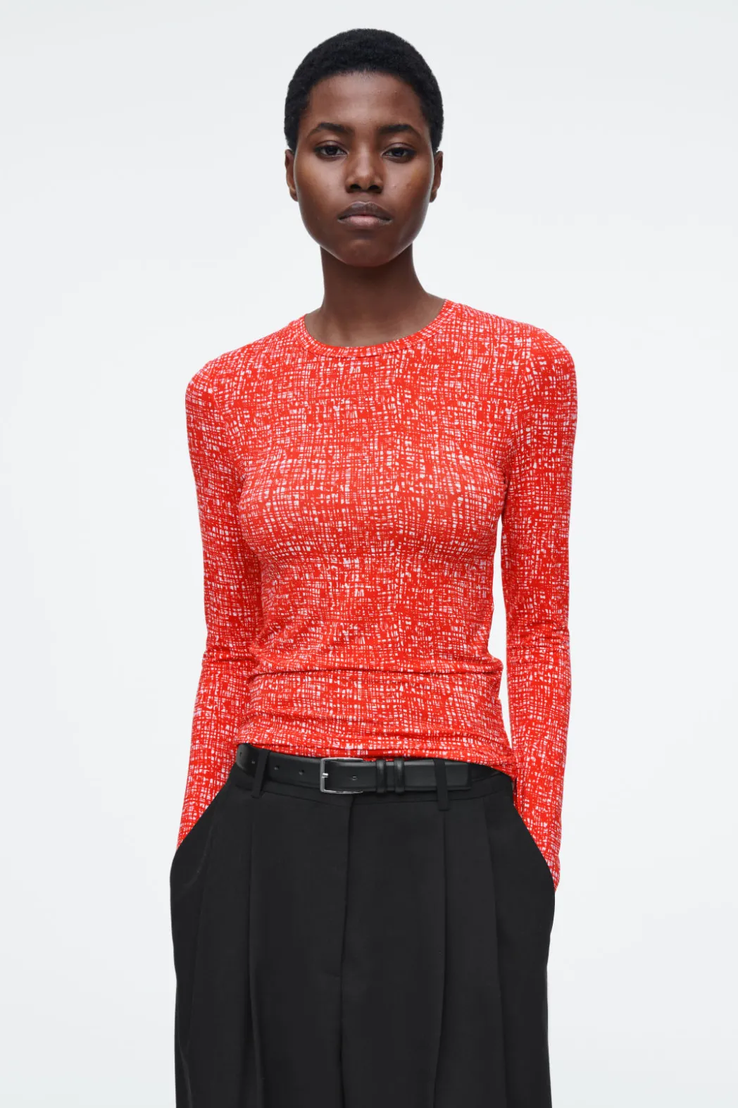 Online COS SLIM LONG-SLEEVE TOP RED / WHITE