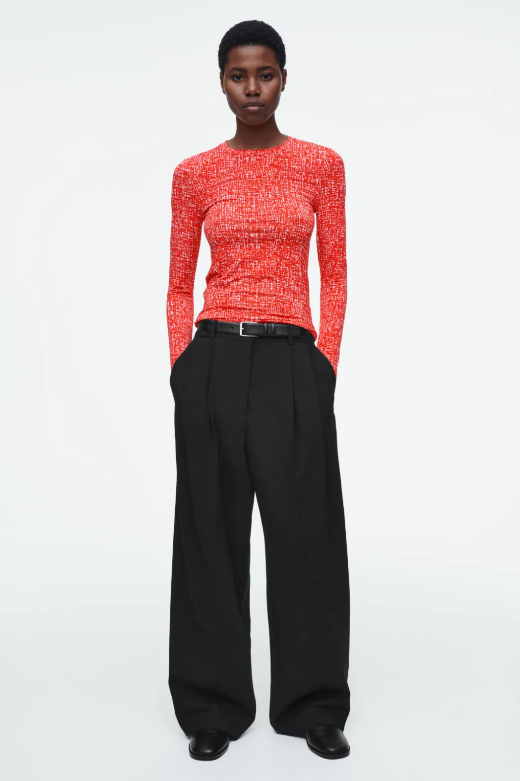 Online COS SLIM LONG-SLEEVE TOP RED / WHITE