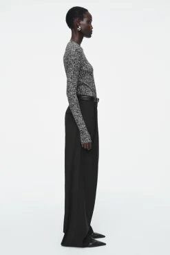Sale COS SLIM LONG-SLEEVE TOP BLACK / WHITE