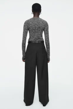 Sale COS SLIM LONG-SLEEVE TOP BLACK / WHITE