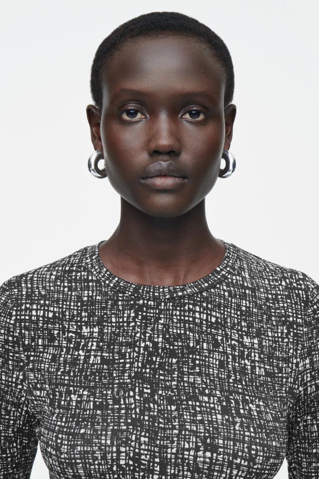 Sale COS SLIM LONG-SLEEVE TOP BLACK / WHITE