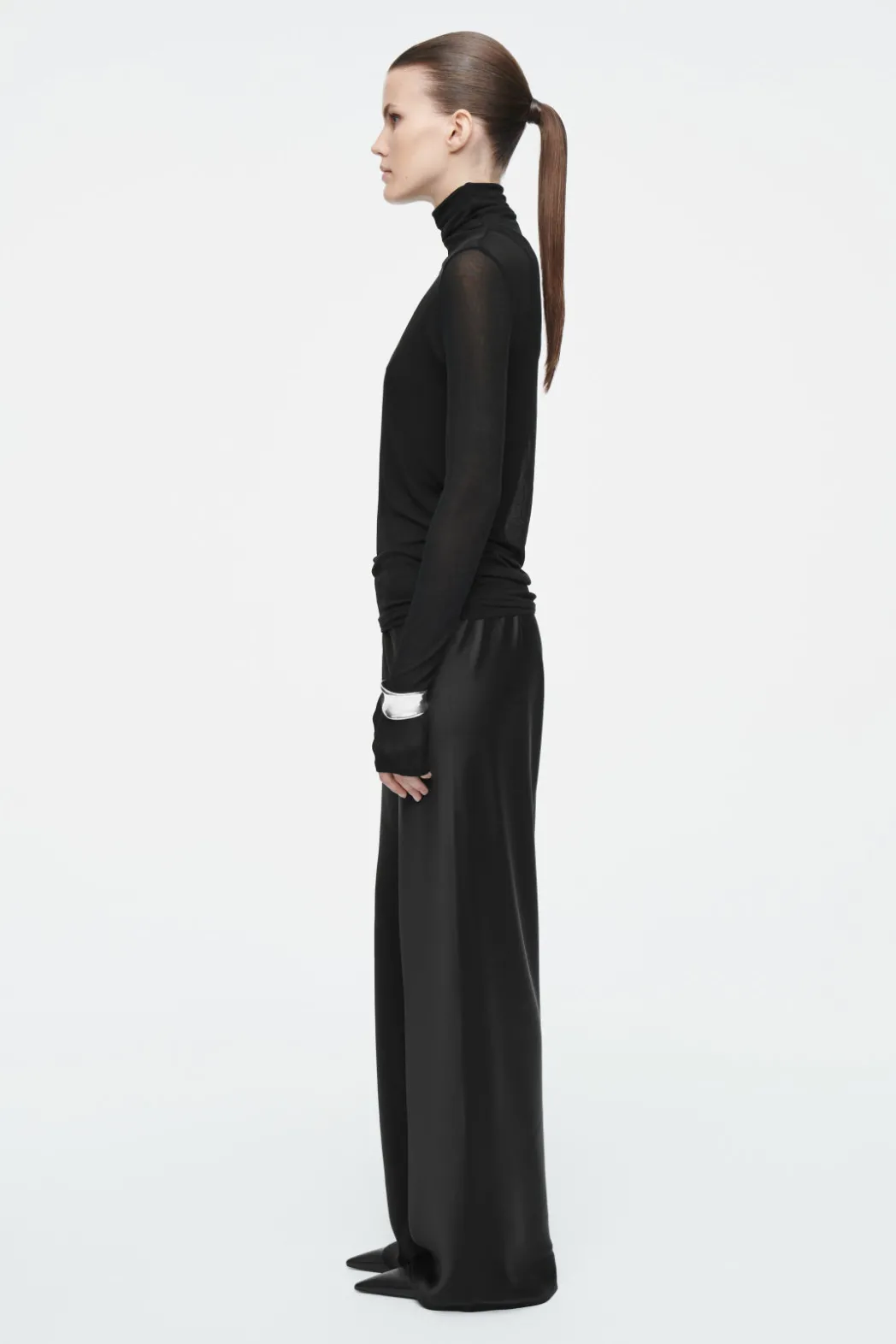 Outlet COS SLIM SILK TURTLENECK TOP BLACK