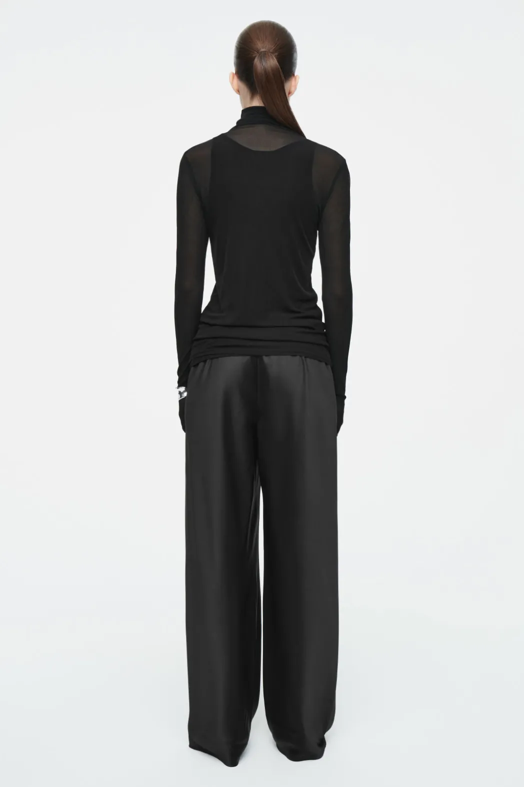 Outlet COS SLIM SILK TURTLENECK TOP BLACK