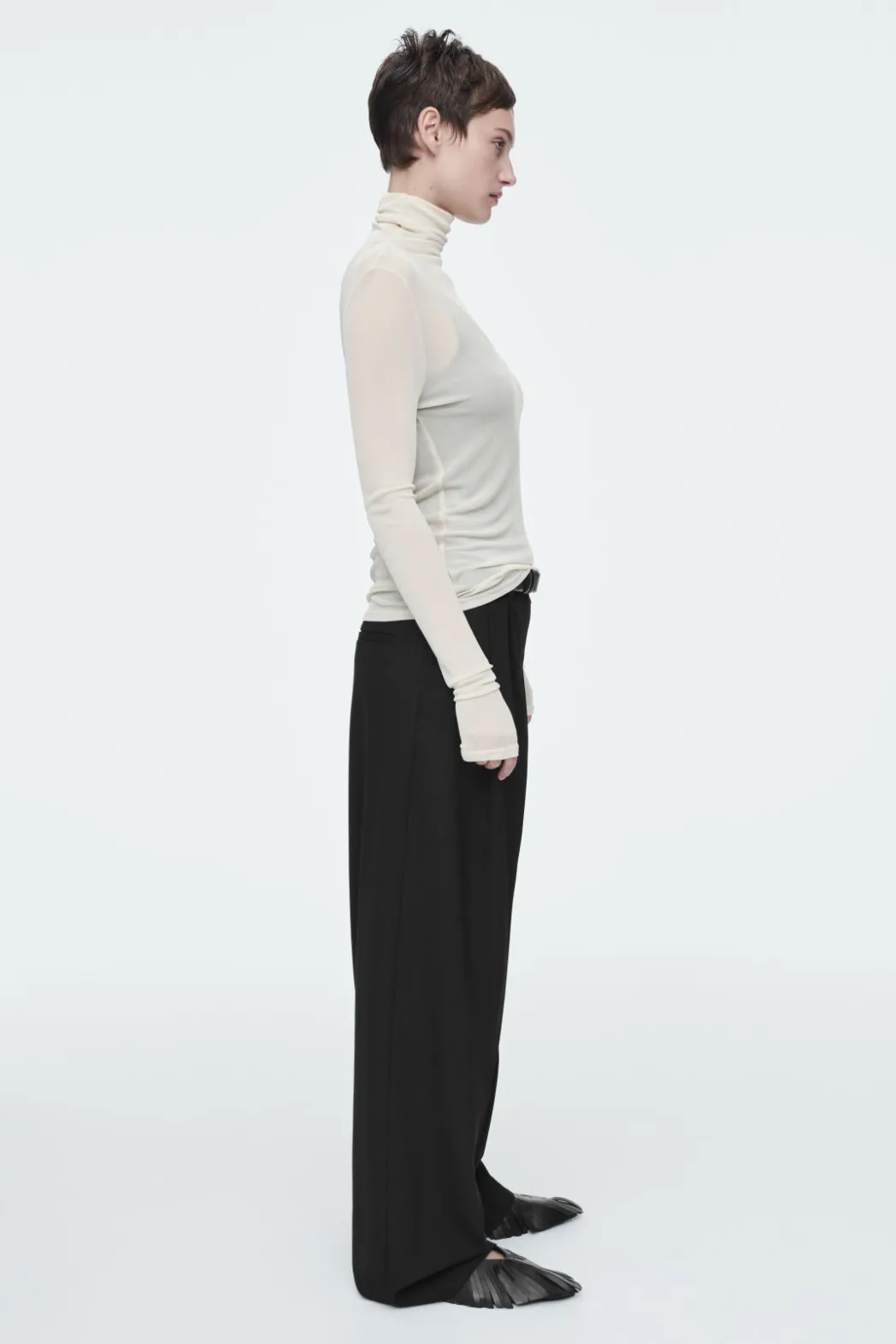 Online COS SLIM SILK TURTLENECK TOP OFF-WHITE