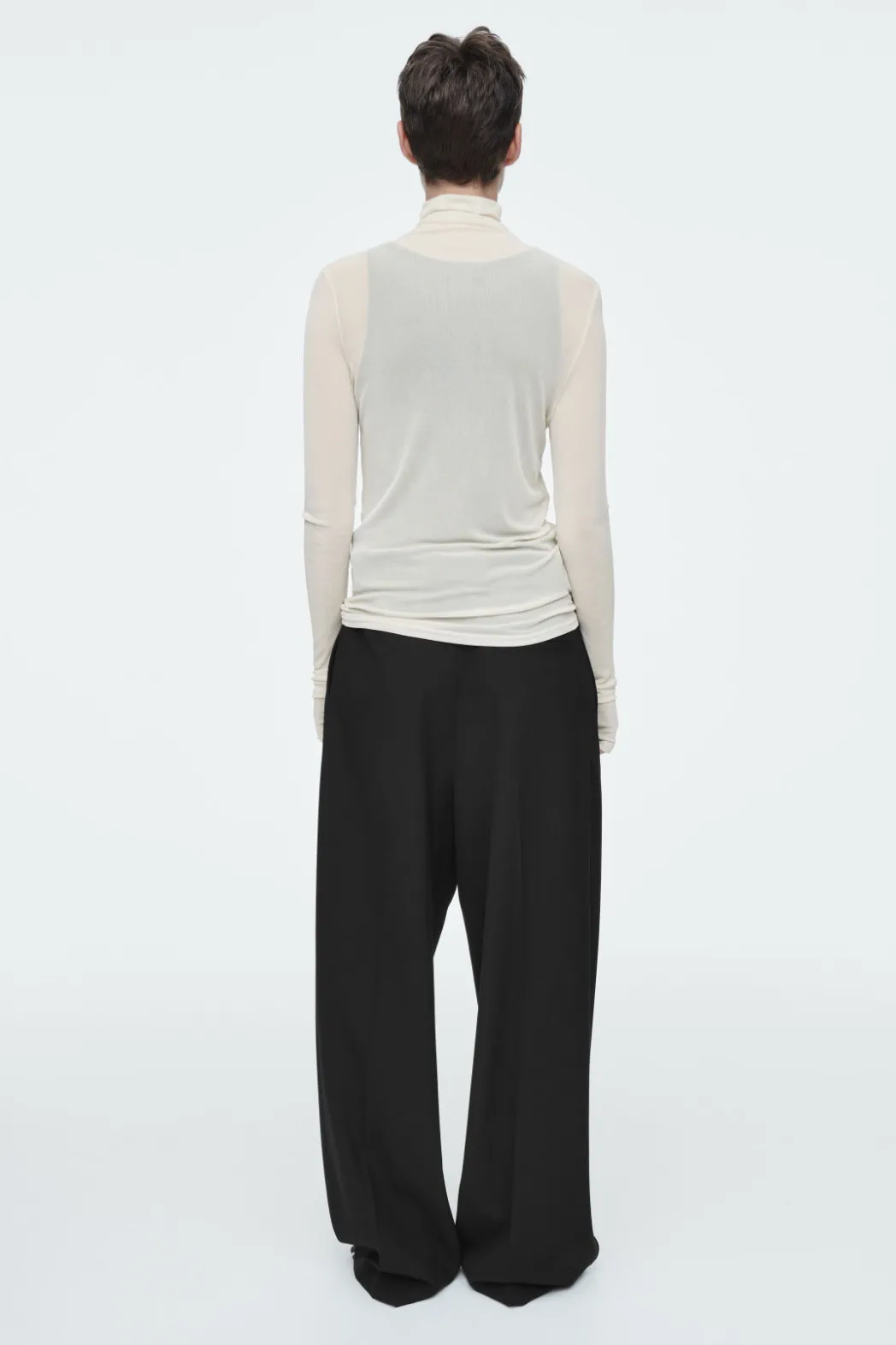 Online COS SLIM SILK TURTLENECK TOP OFF-WHITE