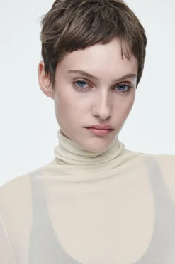 Online COS SLIM SILK TURTLENECK TOP OFF-WHITE