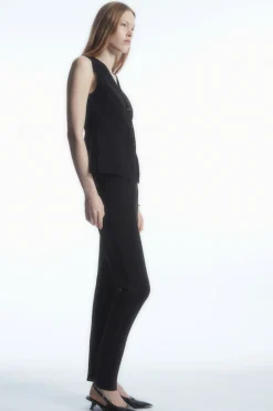 New COS SLIM-FIT KNITTED PANTS BLACK