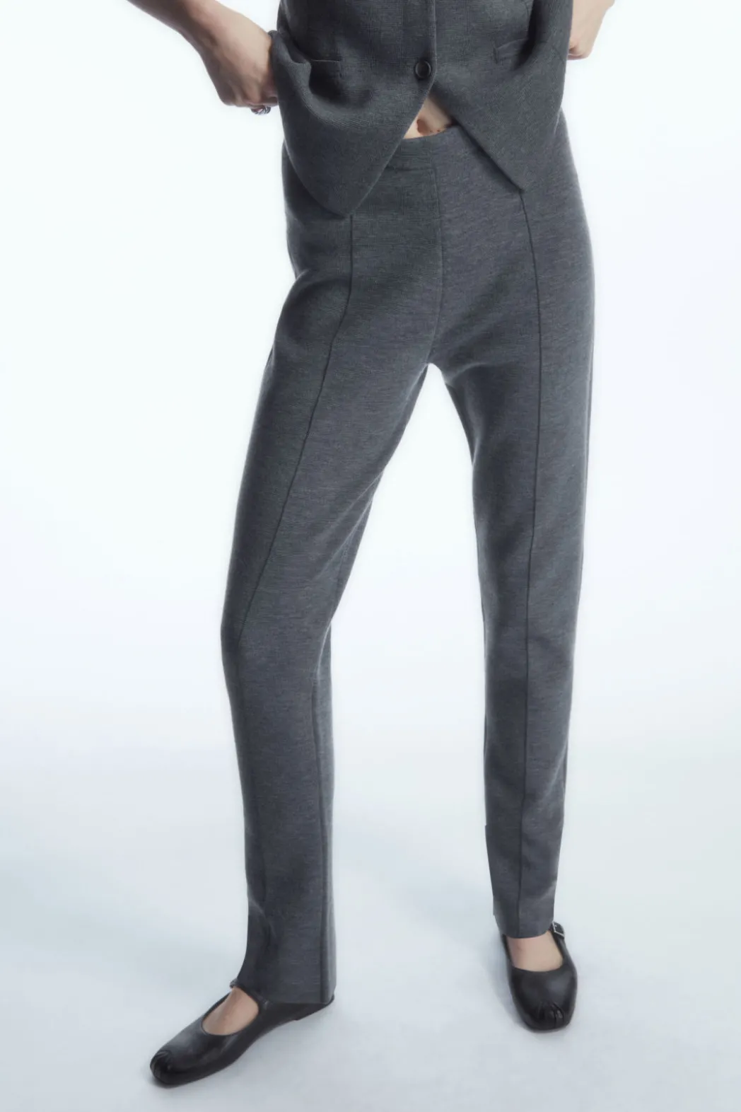 Clearance COS SLIM-FIT KNITTED PANTS GRAY