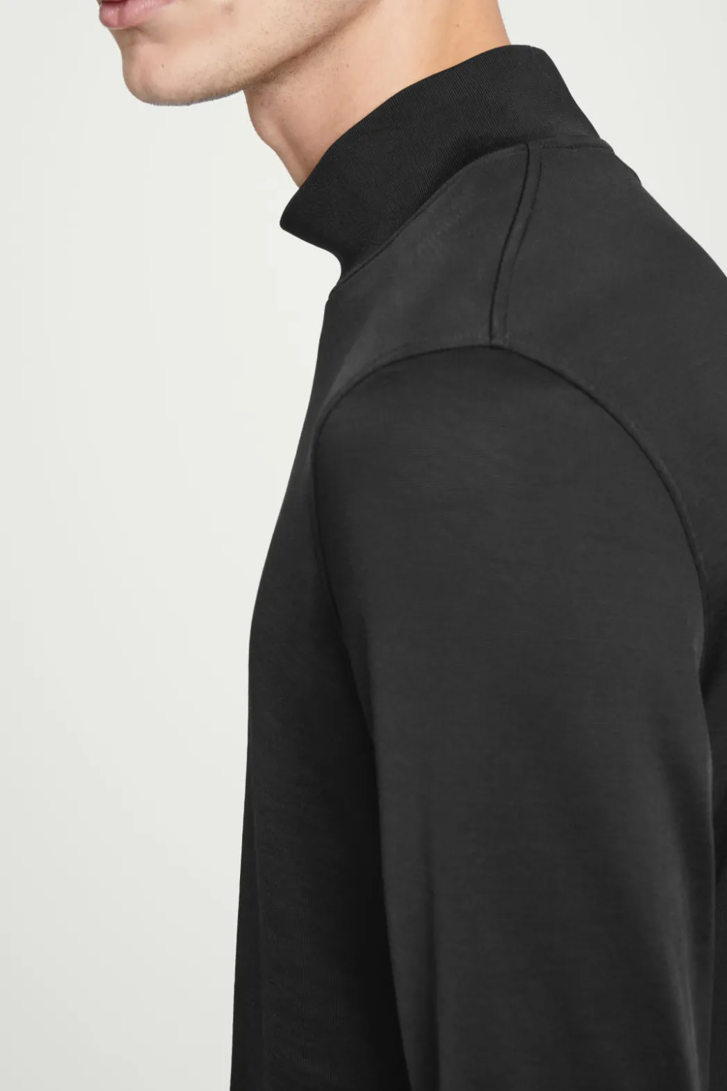 Discount COS SLIM-FIT MOCK-NECK TOP BLACK