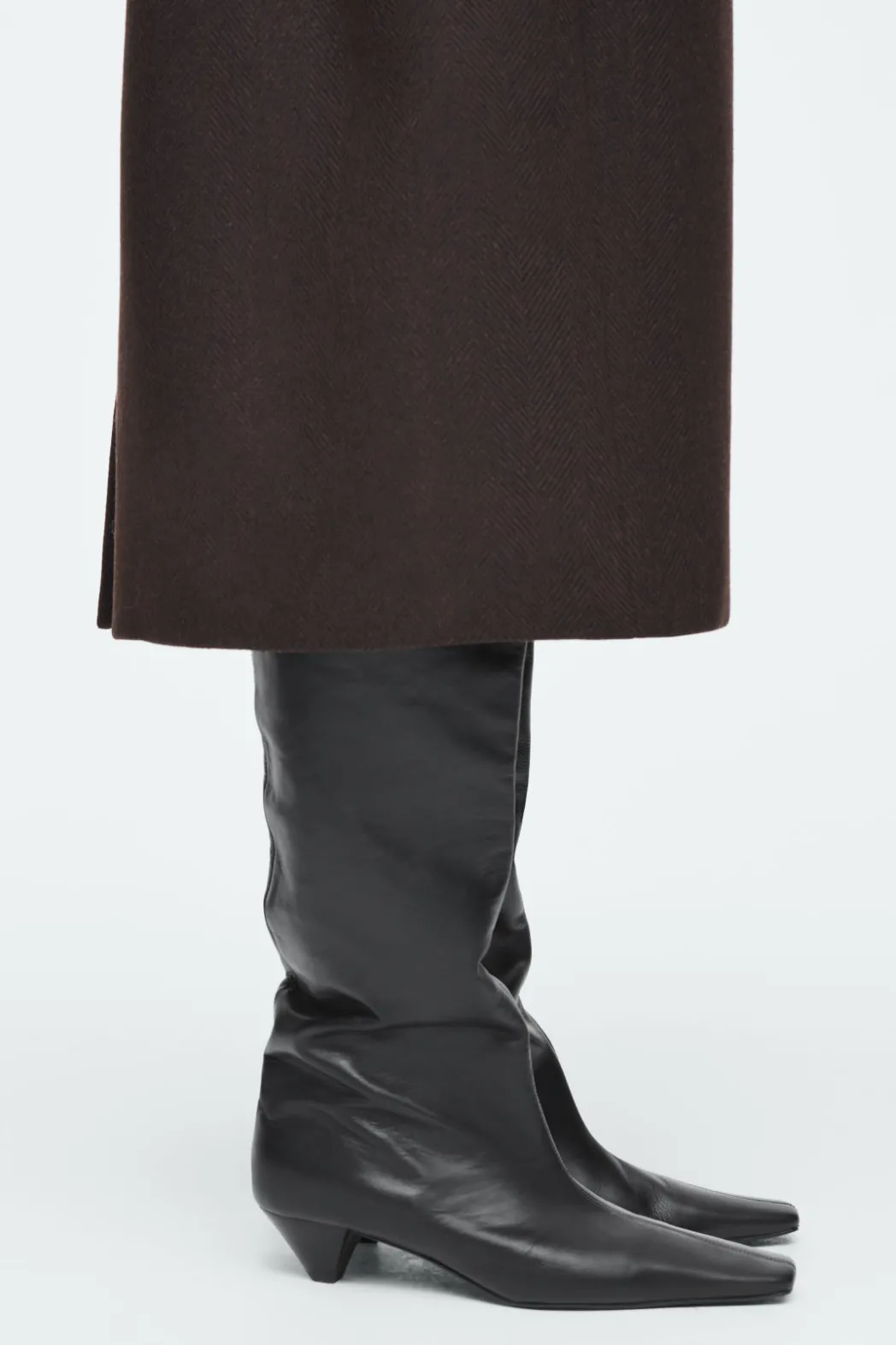 Sale COS SLOUCHED LEATHER KNEE-HIGH BOOTS BLACK