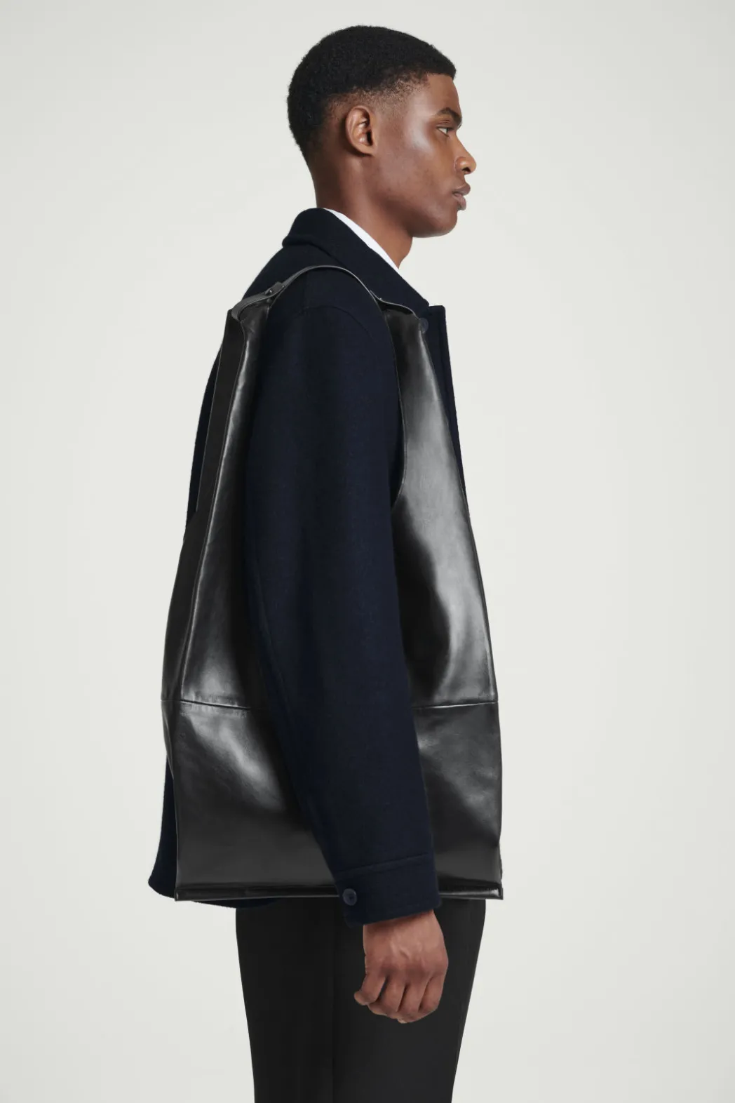 Best COS SLOUCHY TOTE - LEATHER BLACK