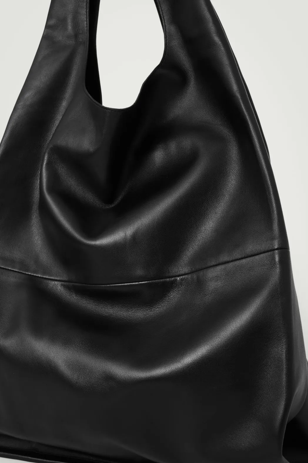 Best COS SLOUCHY TOTE - LEATHER BLACK