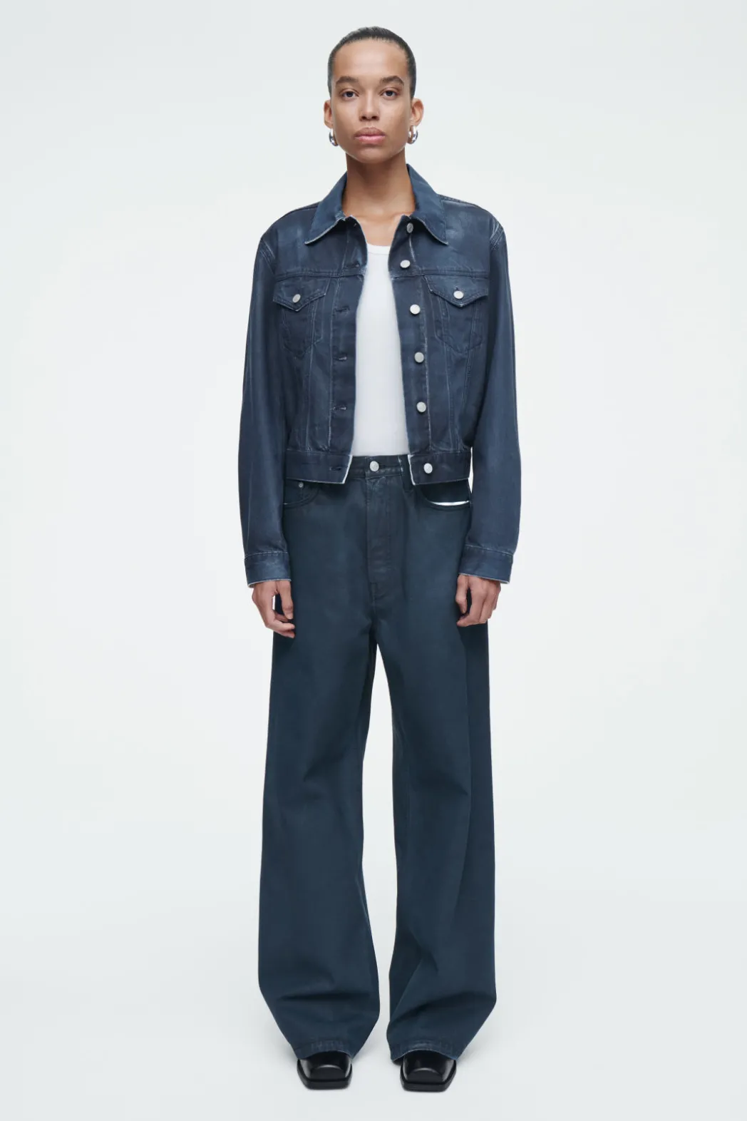 Online COS SPRAYED-DENIM JACKET DARK BLUE