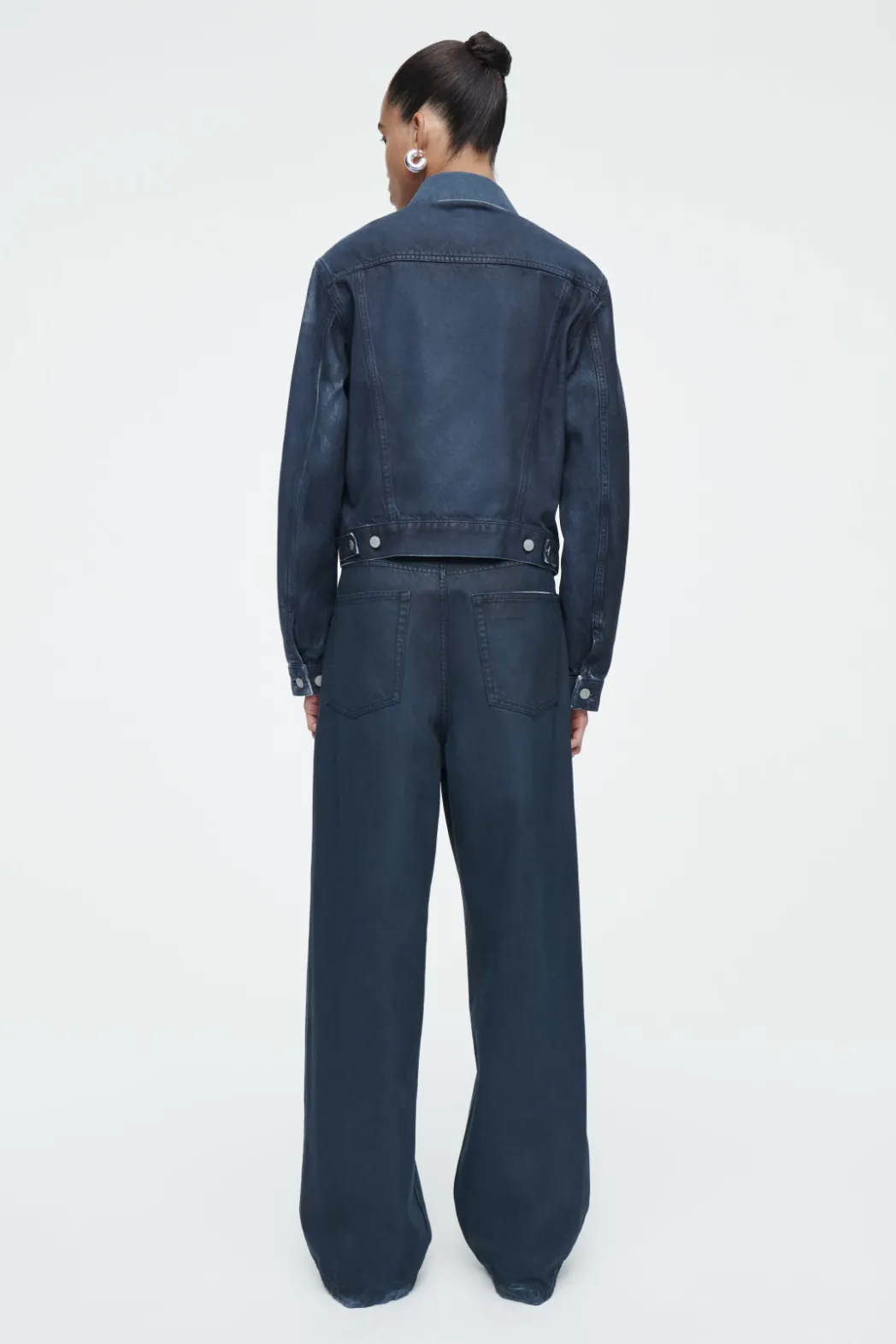 Online COS SPRAYED-DENIM JACKET DARK BLUE