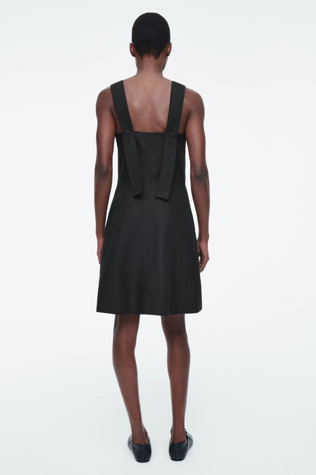 Discount COS SQUARE-NECK MINI PINAFORE DRESS BLACK