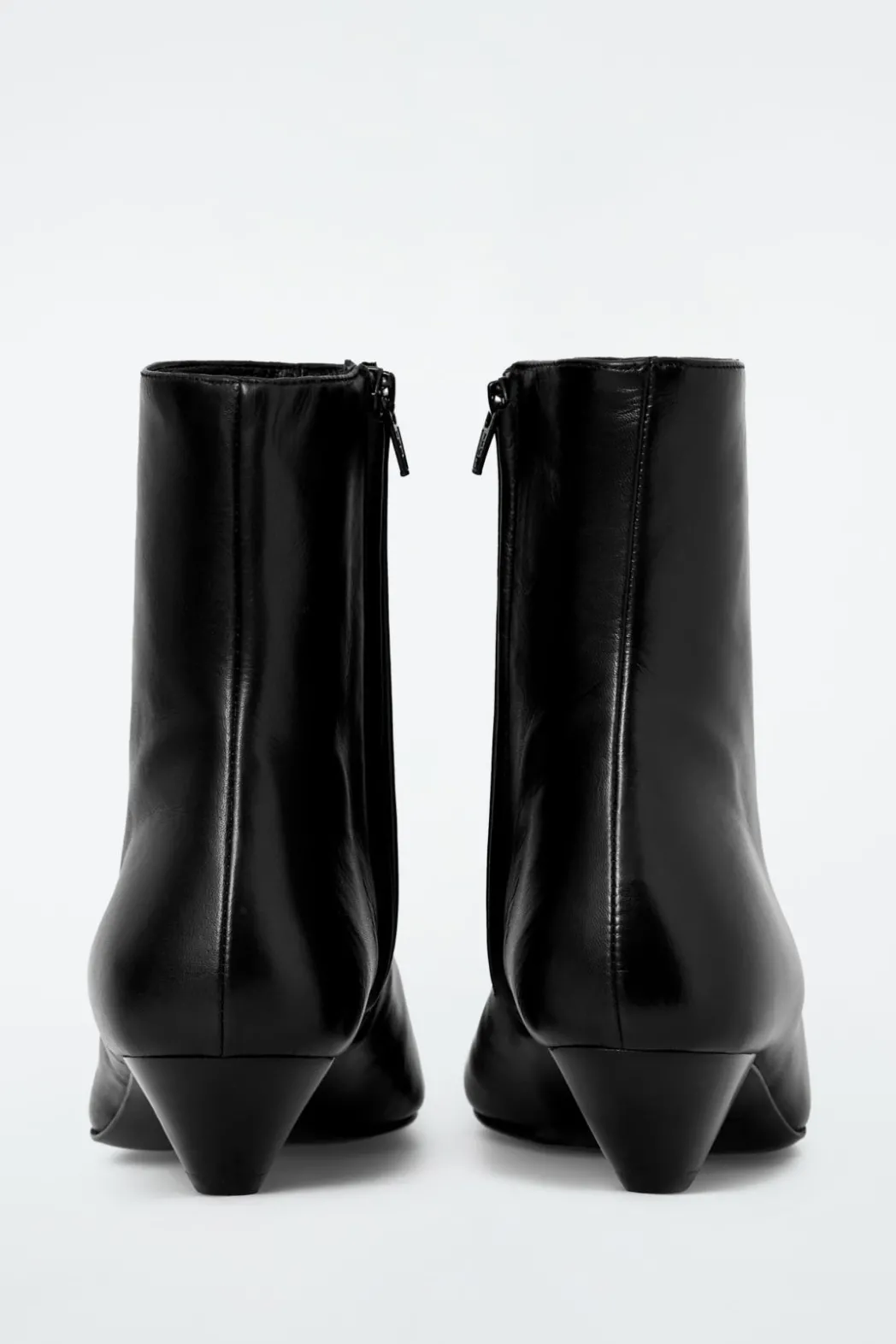 Discount COS SQUARE-TOE LEATHER ANKLE BOOTS BLACK