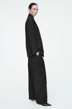 Online COS STAND-COLLAR WOOL BLAZER BLACK