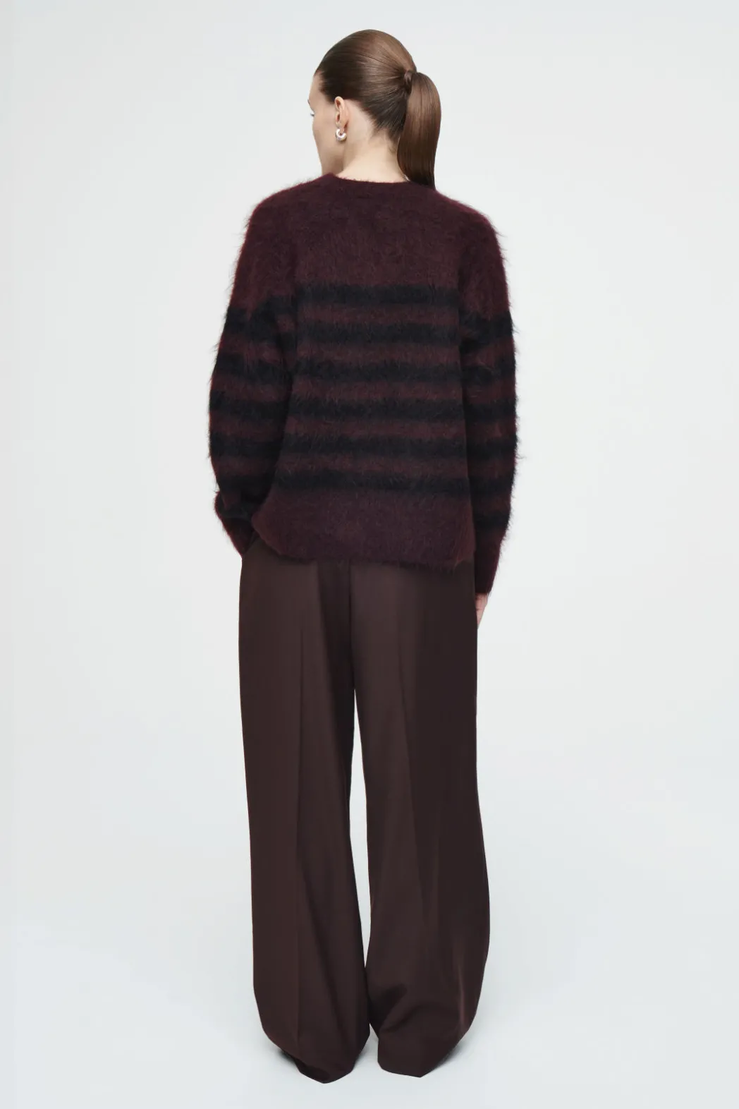 Outlet COS STRIPED BRUSHED-MOHAIR CREW-NECK SWEATER BLACK / BURGUNDY / STRIPED