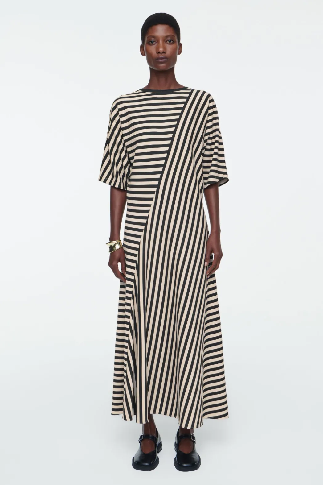 COS STRIPED JERSEY MIDI DRESS BLACK / STRIPED