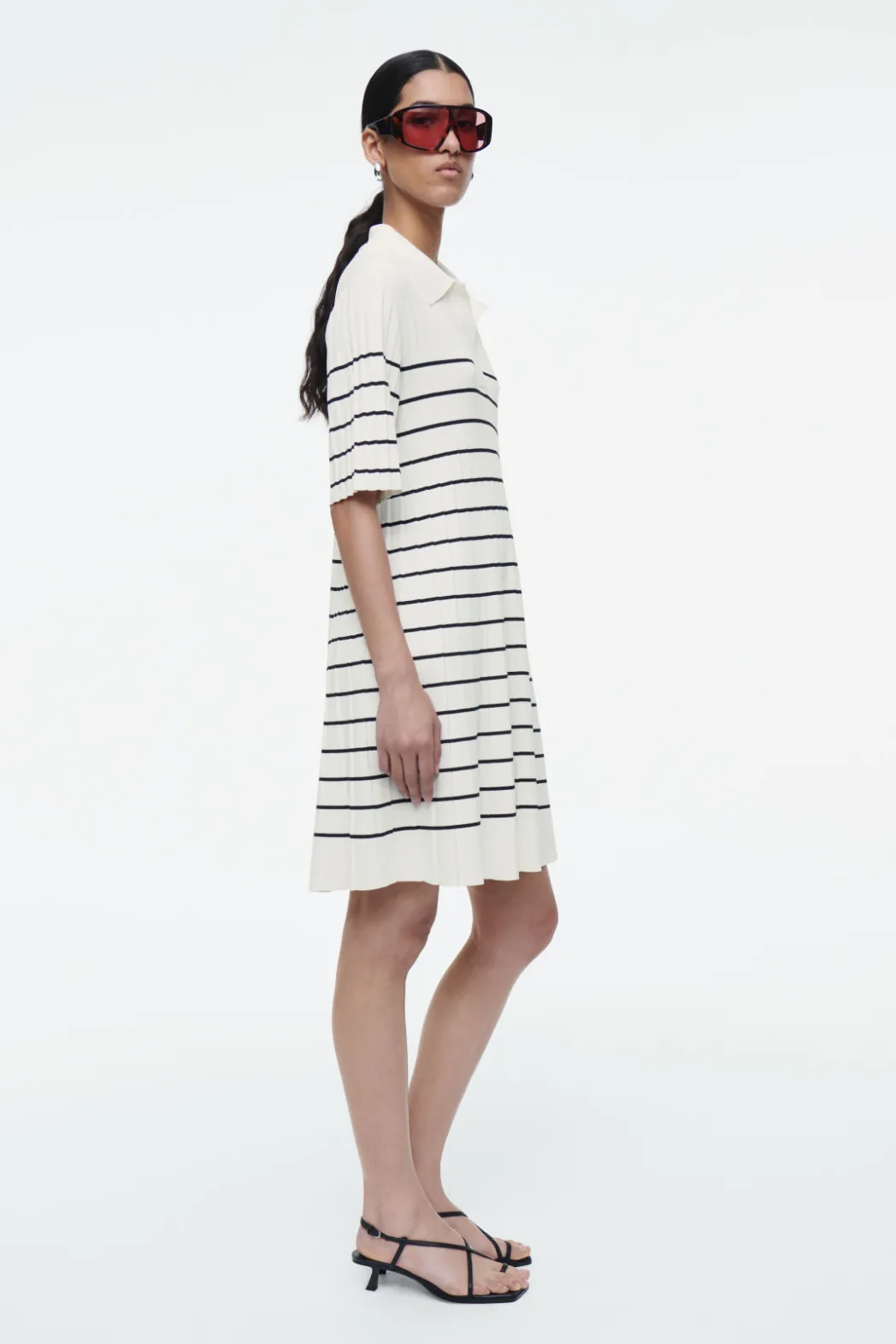 Outlet COS STRIPED KNITTED MINI POLO DRESS IVORY / STRIPED
