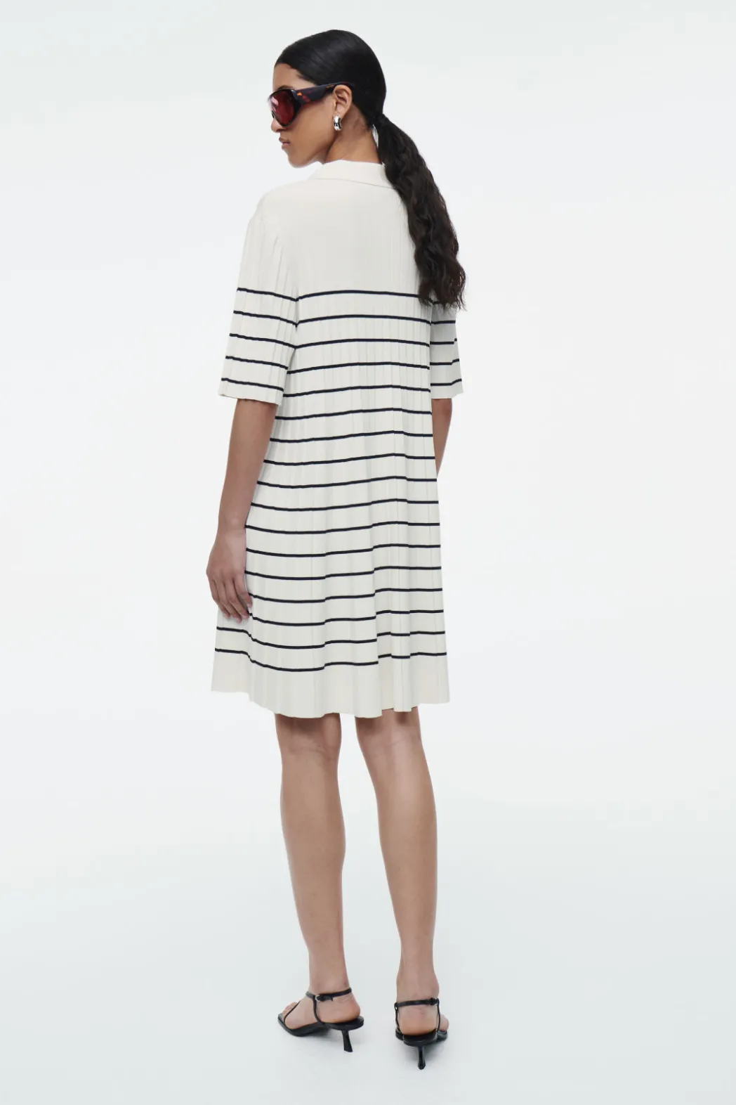 Outlet COS STRIPED KNITTED MINI POLO DRESS IVORY / STRIPED