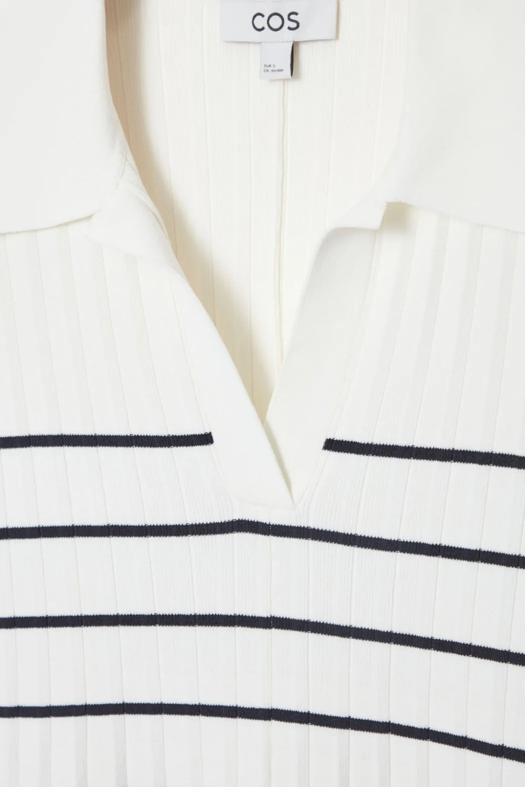 Outlet COS STRIPED KNITTED MINI POLO DRESS IVORY / STRIPED