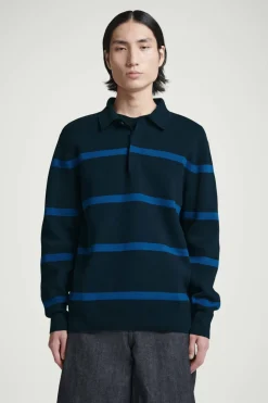 Discount COS STRIPED KNITTED POLO SHIRT NAVY / STRIPED