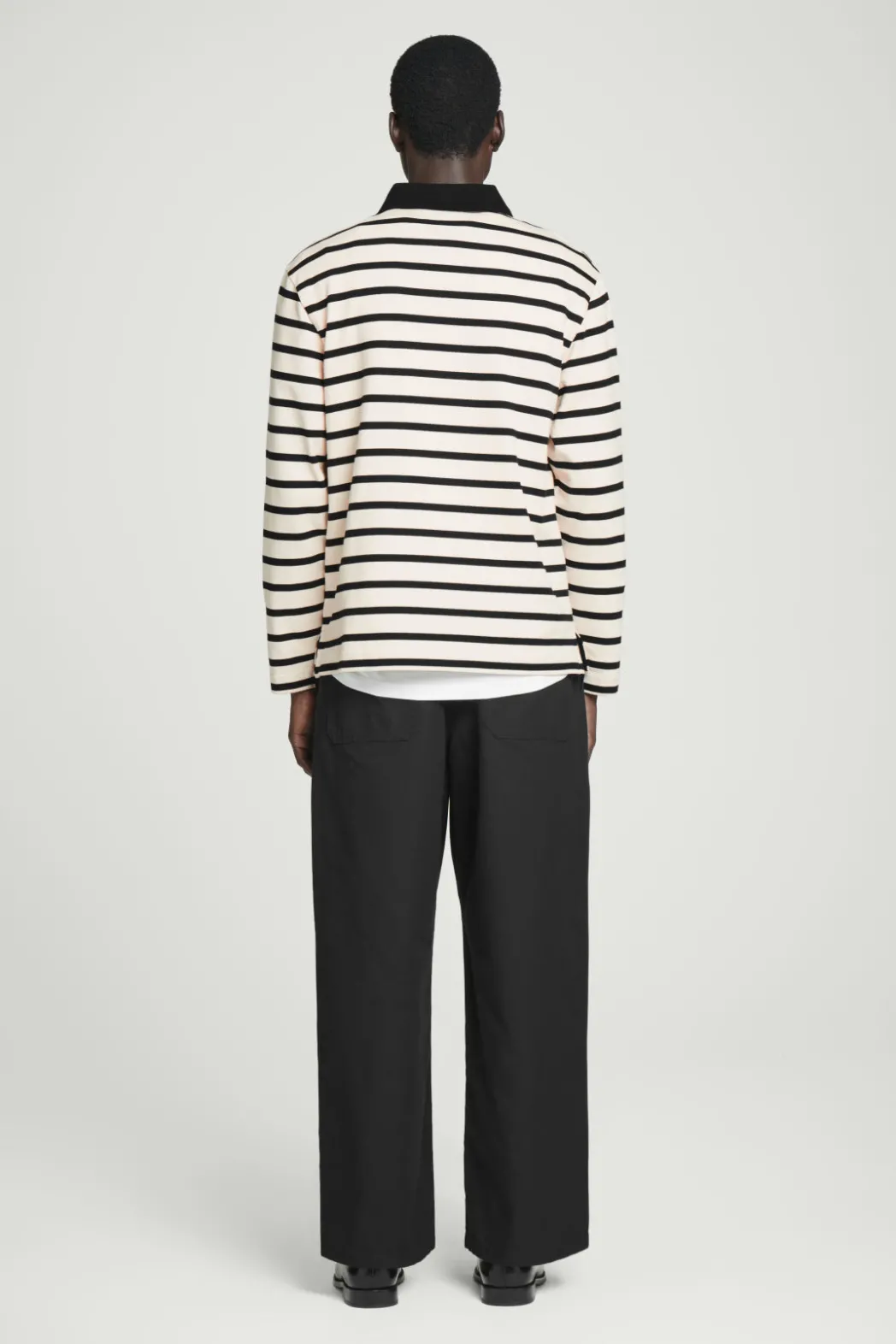 Outlet COS STRIPED LONG-SLEEVED POLO SHIRT ECRU / BLACK
