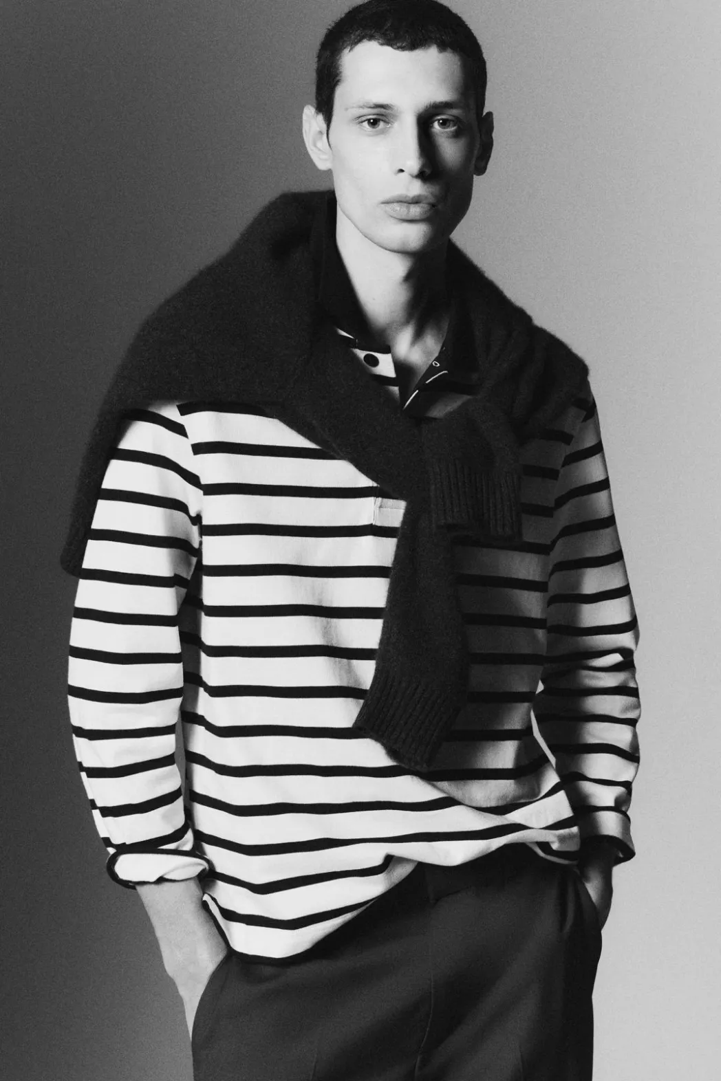 Outlet COS STRIPED LONG-SLEEVED POLO SHIRT ECRU / BLACK