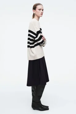 Best COS STRIPED MERINO WOOL SWEATER ECRU / STRIPED