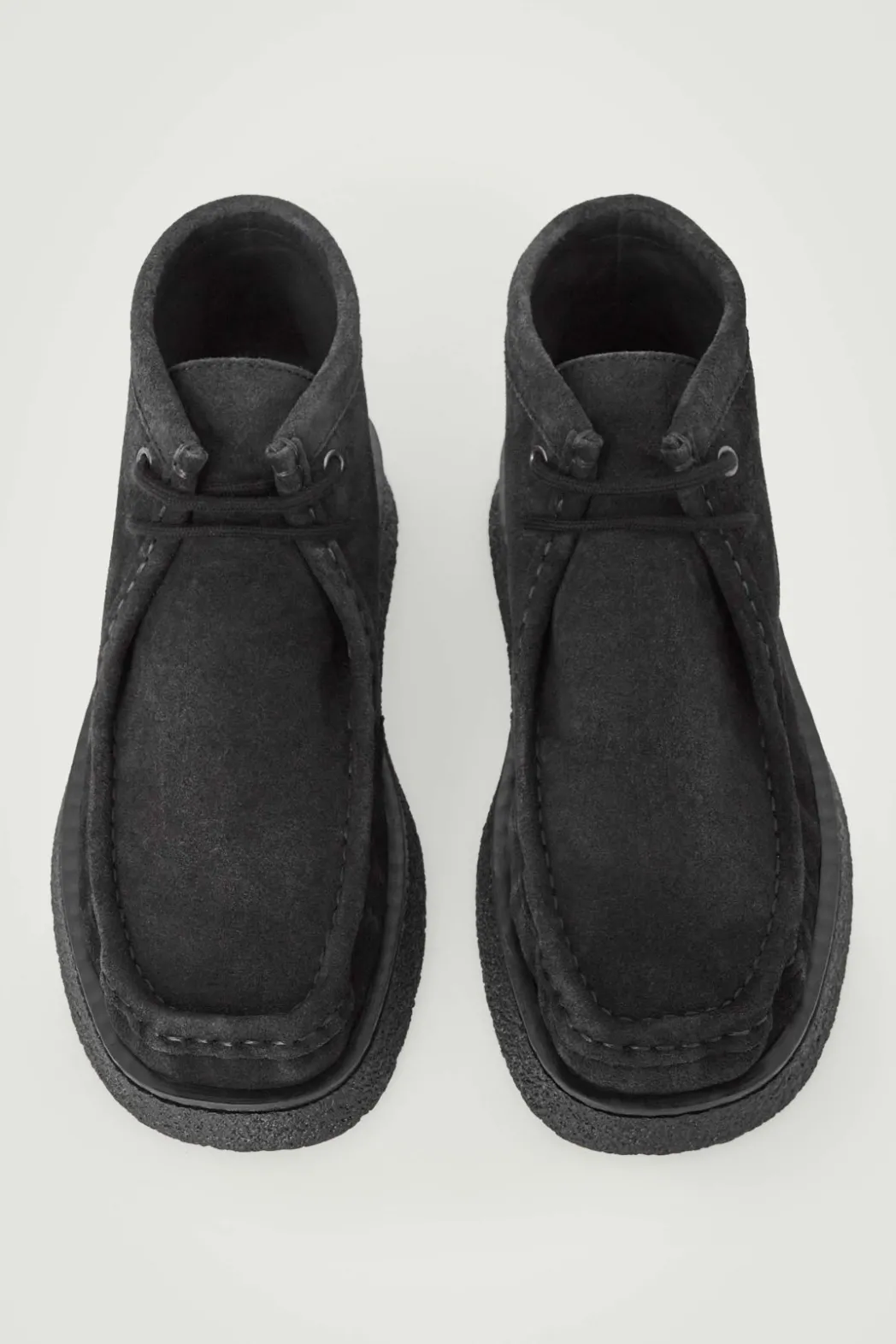 Clearance COS SUEDE DESERT BOOTS BLACK
