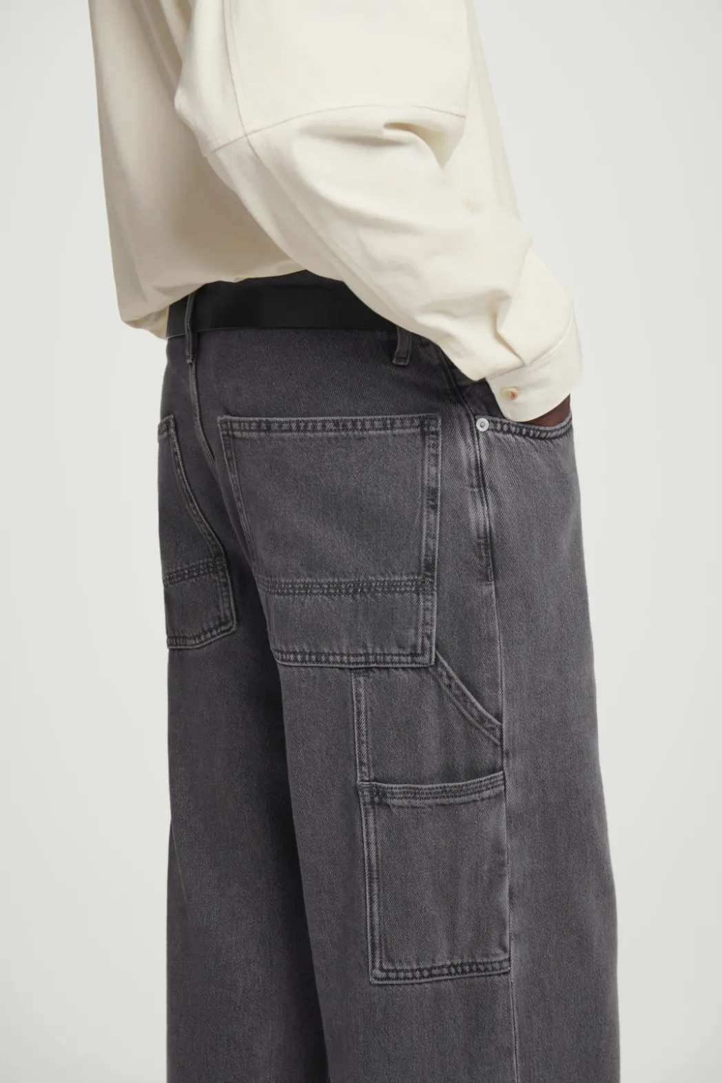 COS SYSTEM STRAIGHT-LEG JEANS BLACK